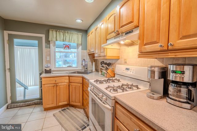 507 N MANOA RD, Havertown, PA 19083