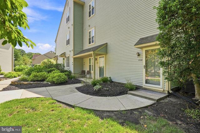 106-B HARWOOD CT, Mount Laurel, NJ 08054