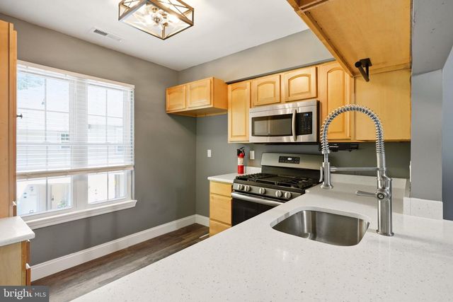 106-B HARWOOD CT, Mount Laurel, NJ 08054