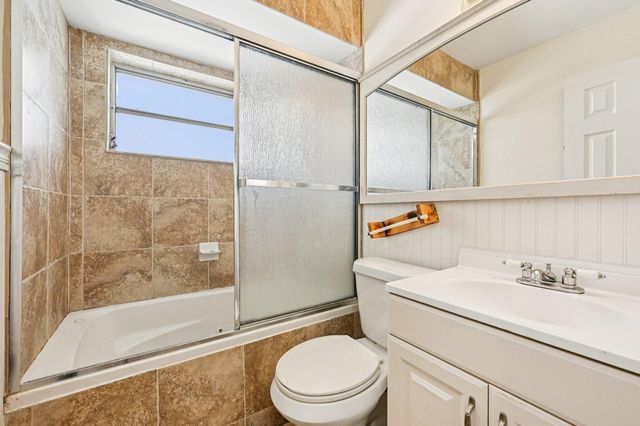 370 Wilma Circle W 6, Riviera Beach, FL 33404