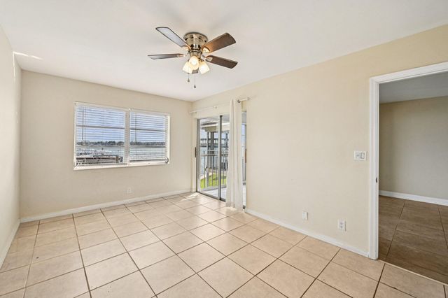 370 Wilma Circle W 6, Riviera Beach, FL 33404