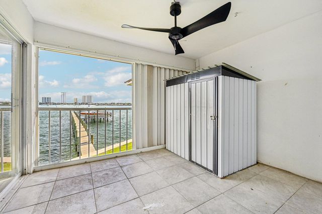 370 Wilma Circle W 6, Riviera Beach, FL 33404