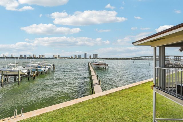 370 Wilma Circle W 6, Riviera Beach, FL 33404