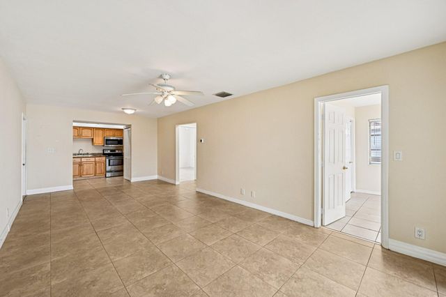 370 Wilma Circle W 6, Riviera Beach, FL 33404