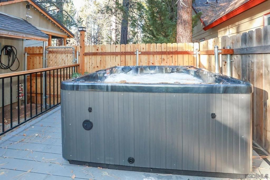 Image 23 of property listing at 42655 Peregrine, Big Bear, CA 92315