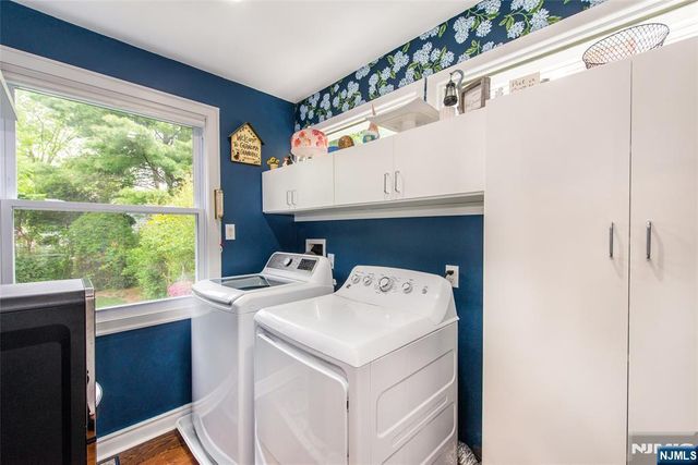 19 Plymouth Place, Roseland, NJ 07068