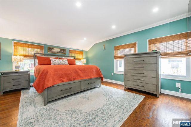 19 Plymouth Place, Roseland, NJ 07068