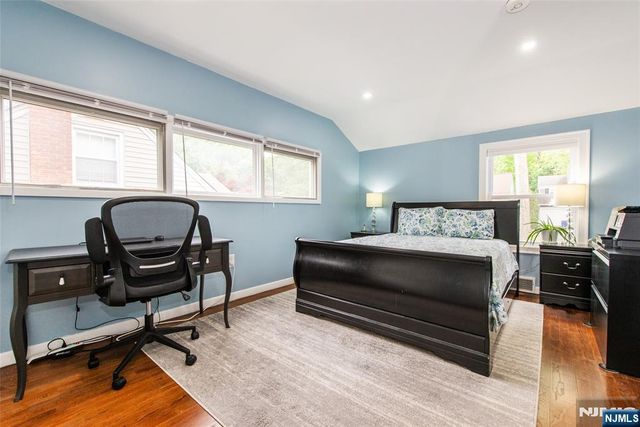 19 Plymouth Place, Roseland, NJ 07068