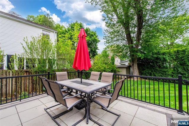 19 Plymouth Place, Roseland, NJ 07068