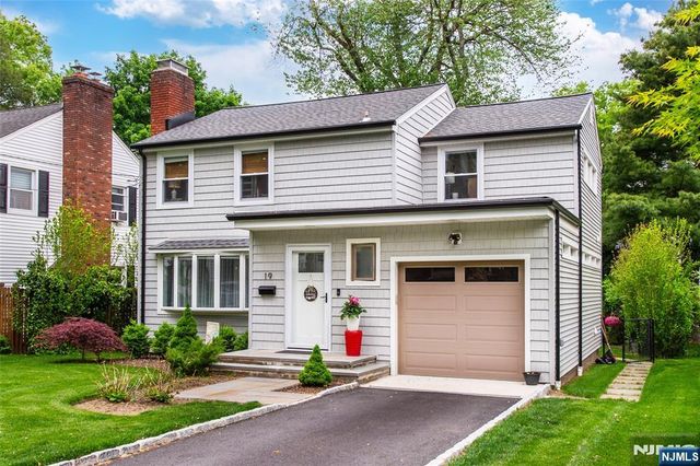 19 Plymouth Place, Roseland, NJ 07068