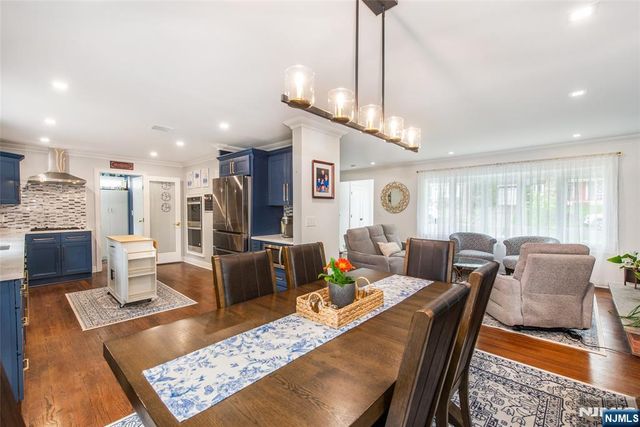 19 Plymouth Place, Roseland, NJ 07068