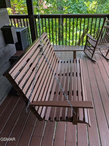 1039 Willard Way, Sevierville, TN 37876