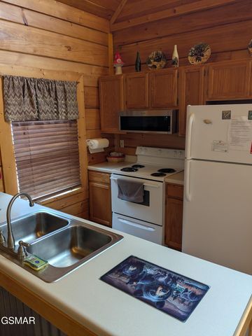 1039 Willard Way, Sevierville, TN 37876