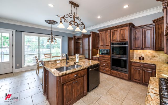 1914 Highpoint Place, Haughton, LA 71037