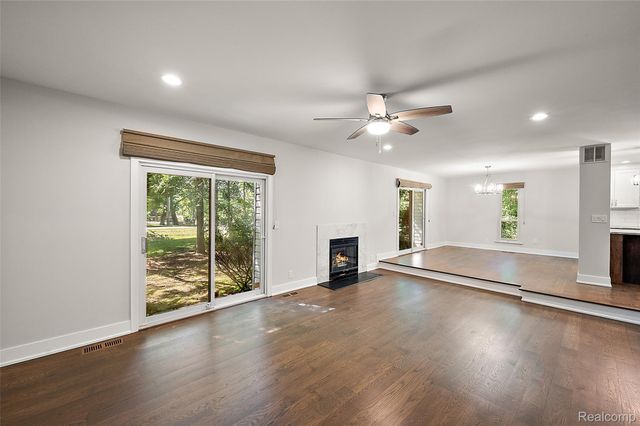 169 E Long Lake Road, Bloomfield Hills, MI 48304