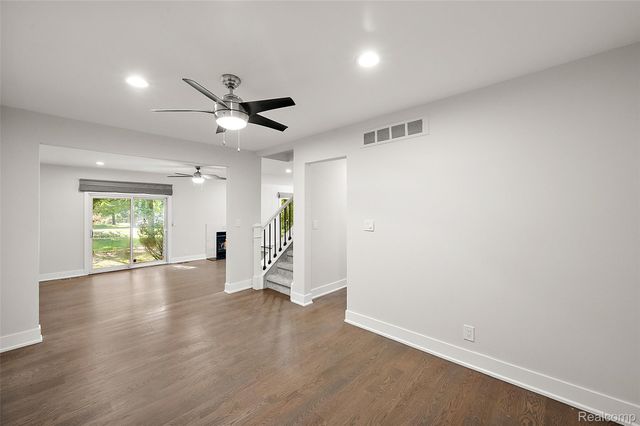 169 E Long Lake Road, Bloomfield Hills, MI 48304