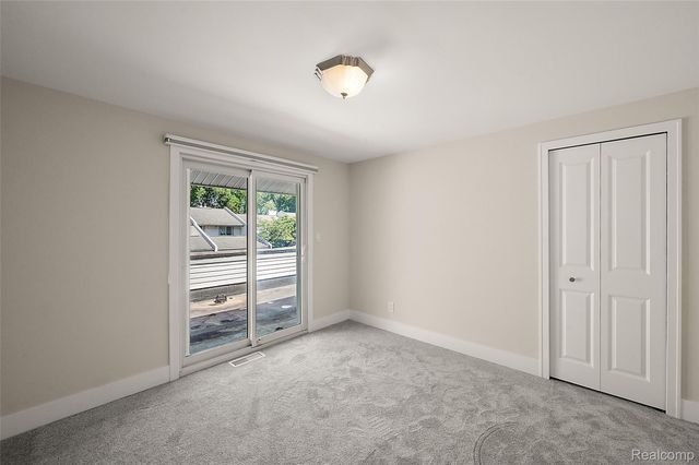 169 E Long Lake Road, Bloomfield Hills, MI 48304