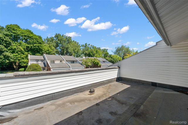 169 E Long Lake Road, Bloomfield Hills, MI 48304