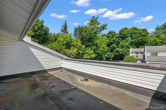 169 E Long Lake Road, Bloomfield Hills, MI 48304