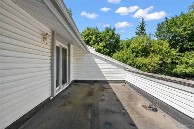 169 E Long Lake Road, Bloomfield Hills, MI 48304