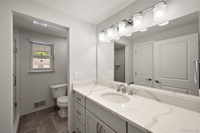 169 E Long Lake Road, Bloomfield Hills, MI 48304