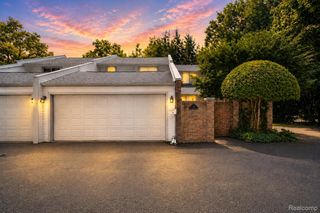 169 E Long Lake Road, Bloomfield Hills, MI 48304