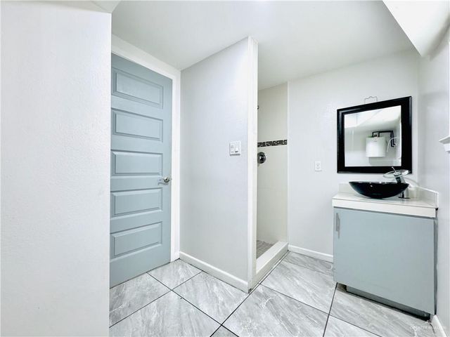 220 W 5th Street, Weslaco, TX 78596