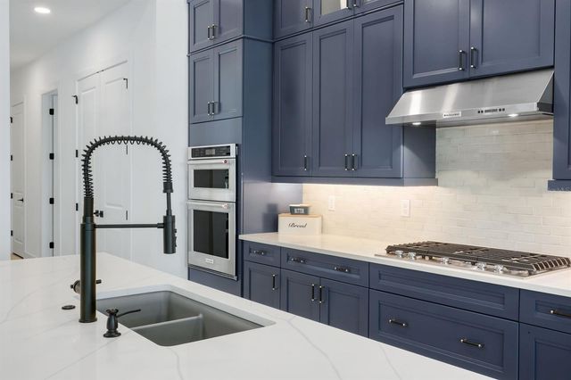 2428 WATERFRONT CIRCLE, Sarasota, FL 34240