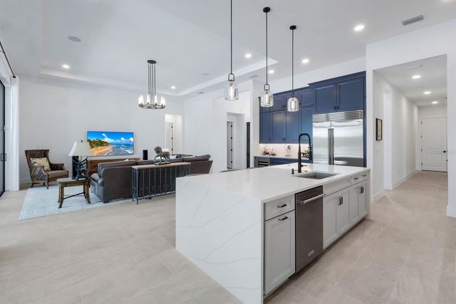 2428 WATERFRONT CIRCLE, Sarasota, FL 34240