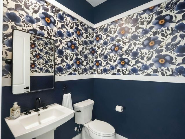 2428 WATERFRONT CIRCLE, Sarasota, FL 34240