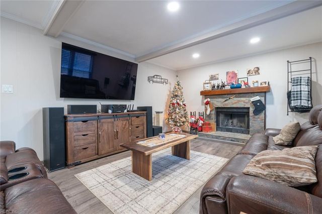 2100 Schubert DR, Virginia Beach, VA 23454