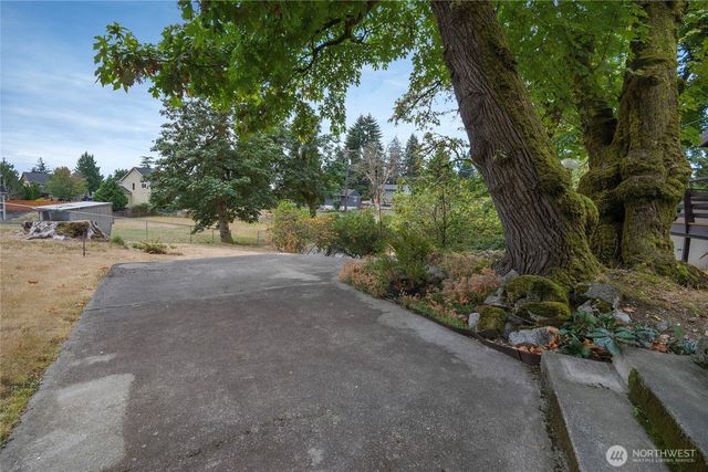 6503 2nd St Ct E, Tacoma, WA 98424
