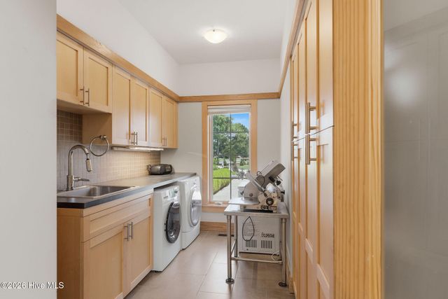 2792 Golfmaster Court SE, Southport, NC 28461