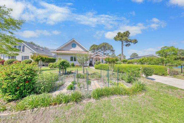 2792 Golfmaster Court SE, Southport, NC 28461