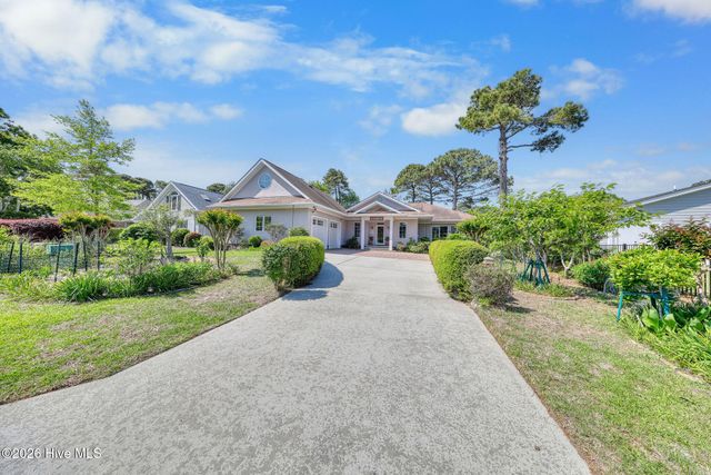 2792 Golfmaster Court SE, Southport, NC 28461