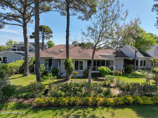 2792 Golfmaster Court SE, Southport, NC 28461