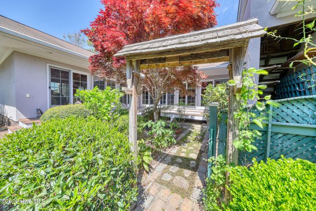 2792 Golfmaster Court SE, Southport, NC 28461