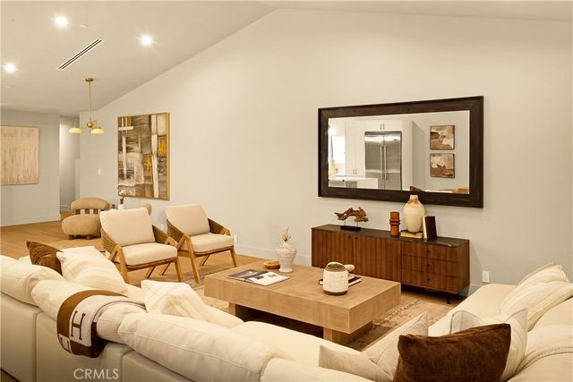 5944 Lasaine, Encino, CA 91316
