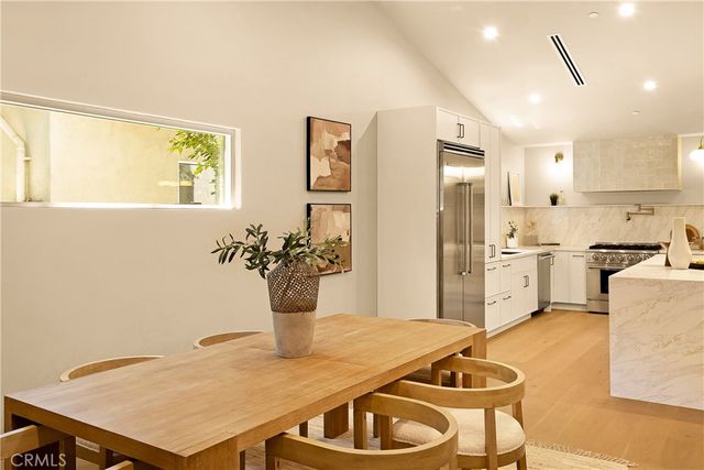 5944 Lasaine, Encino, CA 91316