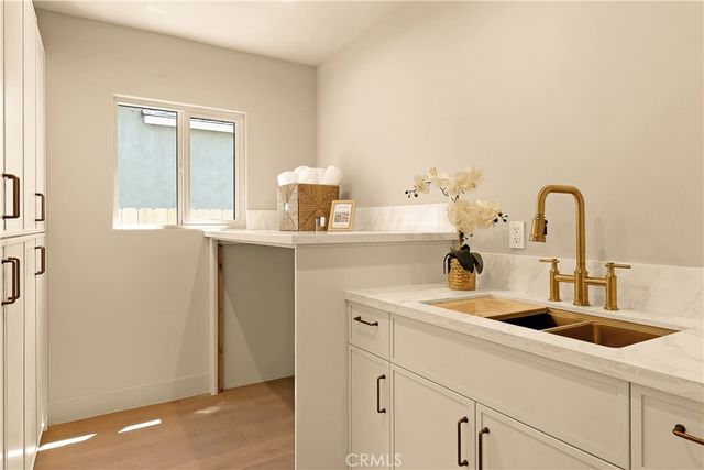 5944 Lasaine, Encino, CA 91316