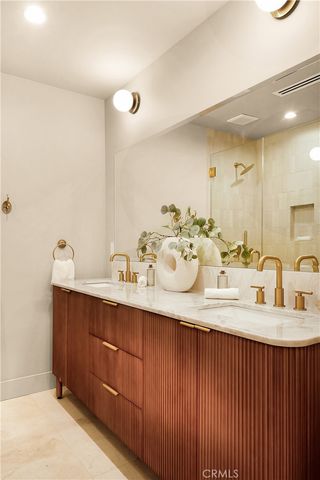 5944 Lasaine, Encino, CA 91316