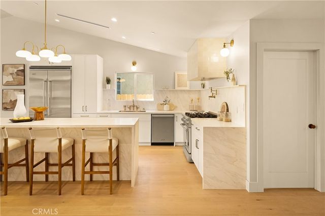 5944 Lasaine, Encino, CA 91316
