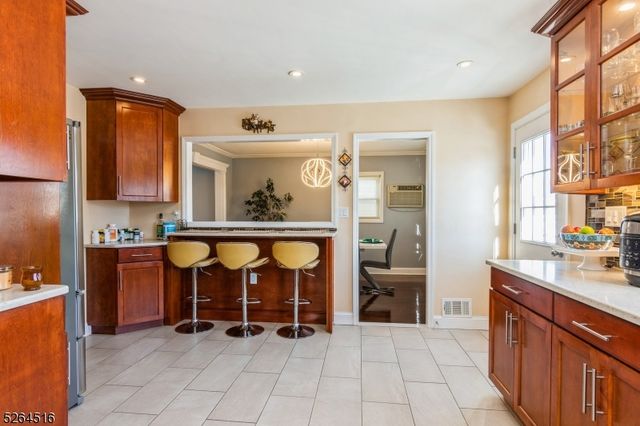 719 W Blancke St, Linden City, NJ 07036