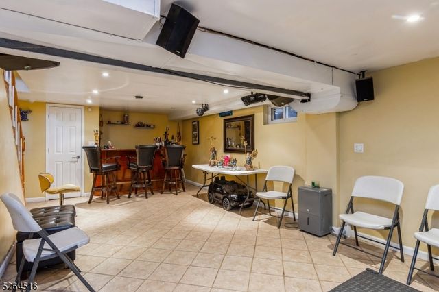 719 W Blancke St, Linden City, NJ 07036