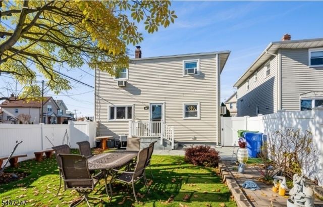 719 W Blancke St, Linden City, NJ 07036