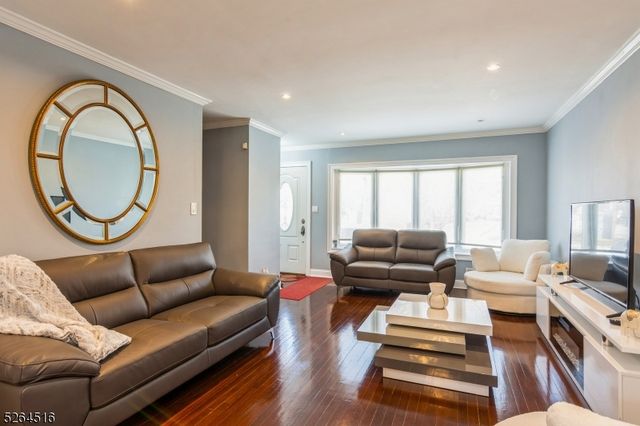 719 W Blancke St, Linden City, NJ 07036