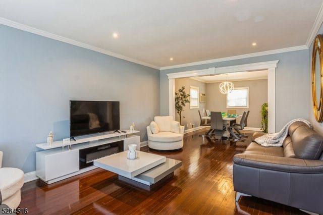 719 W Blancke St, Linden City, NJ 07036