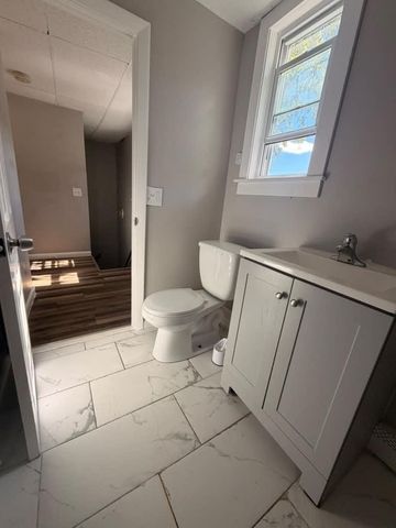 17 Gage St, Fitchburg, MA 01420