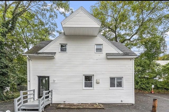 17 Gage St, Fitchburg, MA 01420
