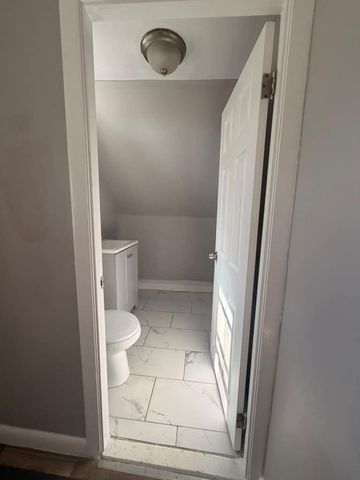 17 Gage St, Fitchburg, MA 01420